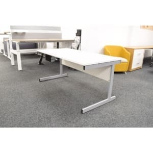 Solo-Cantilever-Desk-SRD16 Solo-Cantilever-Desk-SRD16